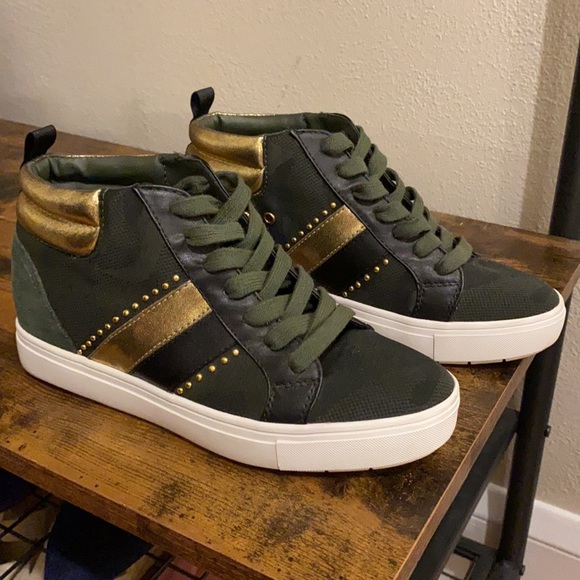 EUC Steve Madden Gusty Wedge Sneaker - Picture 7 of 11